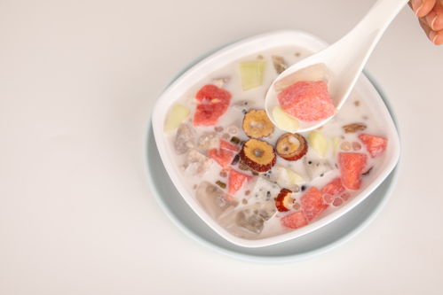 夏日清甜滋補 白底椰奶清補涼飲品攝影指南